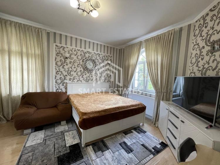 Casă individuală cu 7 camere decomandat cu Canalizare în Alexandru Obregia