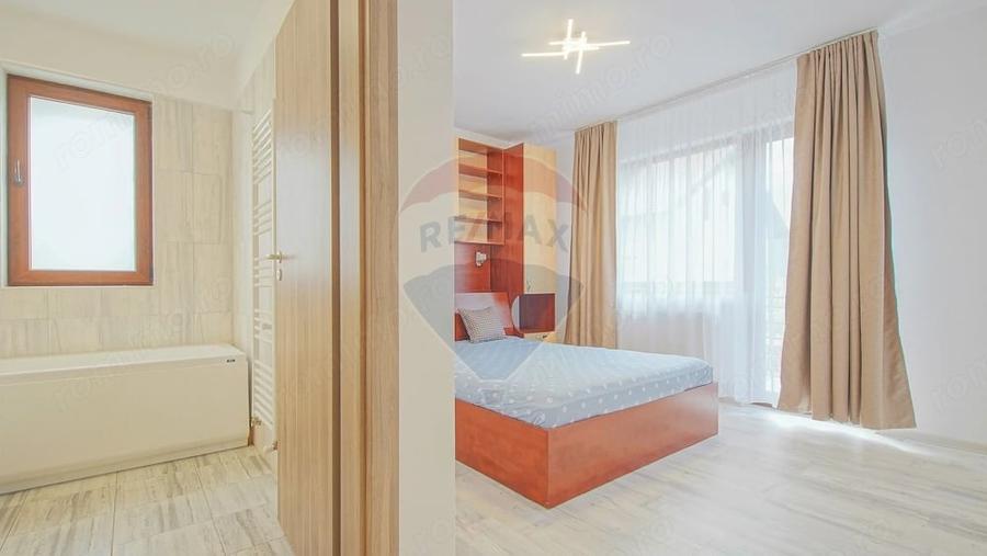Apartament cu 3 camere decomandat în Sud