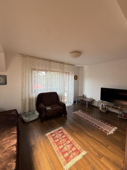 Apartament cu 2 camere decomandat în Poiana