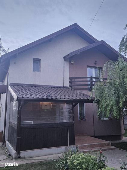 Casă cu 4 camere cu Teren 497 Mp în Berceni