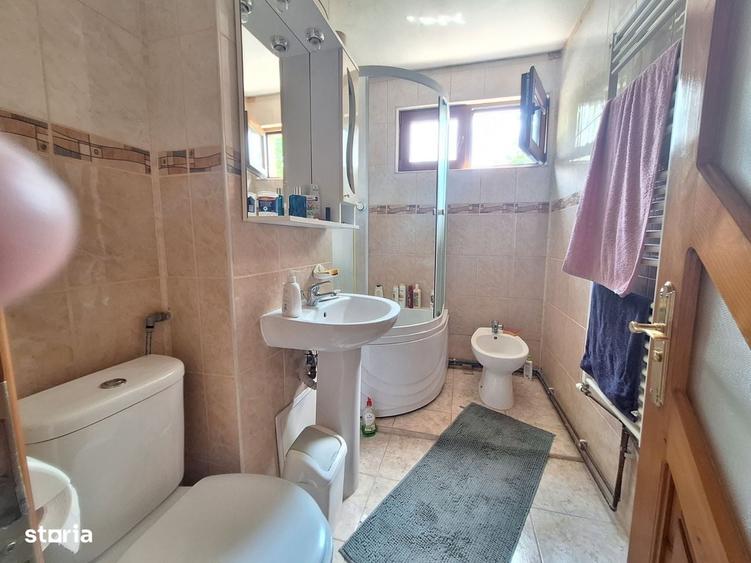 Apartament cu 3 camere semidecomandat în Orizont