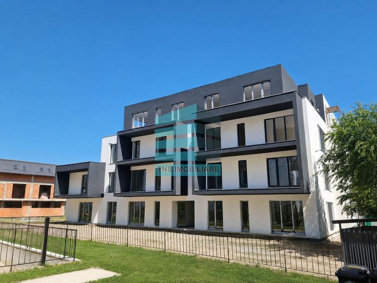 Apartament cu 4 camere decomandat în Titan