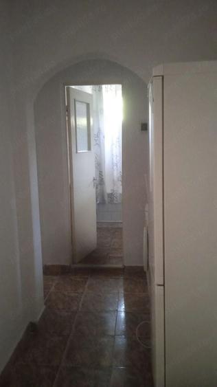 Apartament cu 2 camere decomandat, mobilat în Micro 20