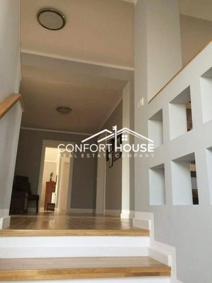 Duplex cu 8 camere cu Canalizare în Iancu Nicolae