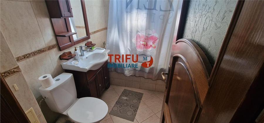Apartament cu 3 camere decomandat, mobilat în Cetate