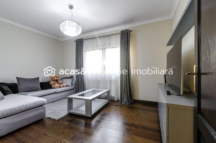 Casă individuală cu 5 camere cu Canalizare în Grădiște