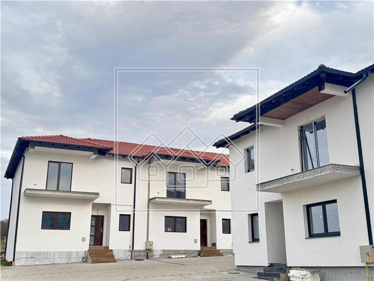 Casă cu 4 camere cu Canalizare în Cisnădie