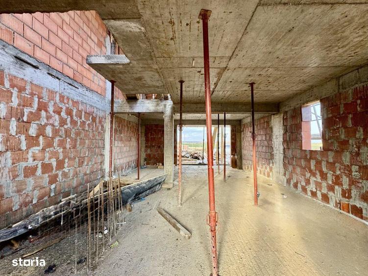 Casă cu 4 camere cu Teren 248 Mp în Ștefăneștii de Jos