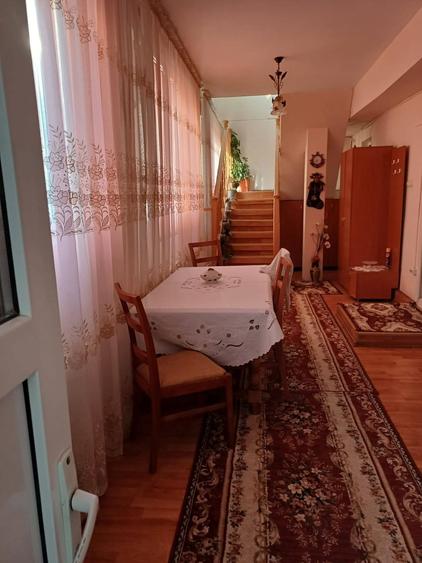 Casă cu 4 camere în Poșta