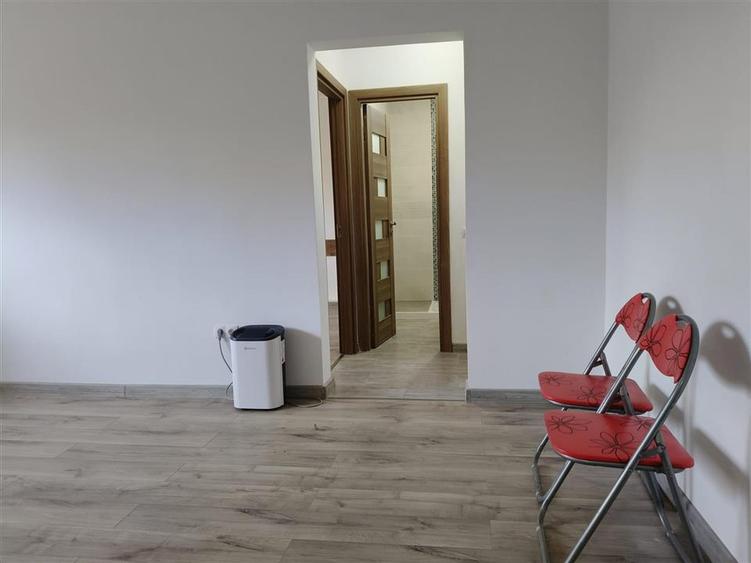 Apartament cu 2 camere semidecomandat în Școlilor
