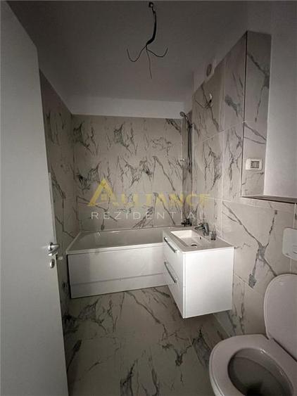 Apartament cu 3 camere decomandat în Fundeni