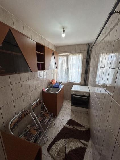 Apartament cu 3 camere decomandat în Exterior Vest