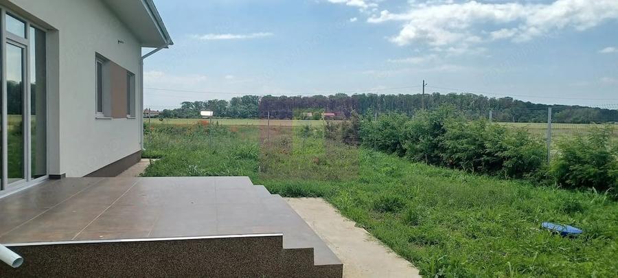 Casă cu 4 camere cu Teren 514 Mp în Gulia
