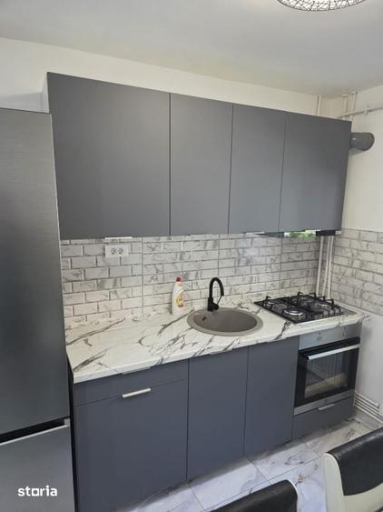 Apartament cu 2 camere semidecomandat în Craiovița Nouă