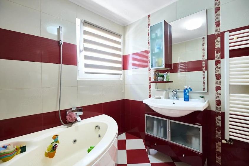 Apartament cu 4 camere decomandat în Eremia