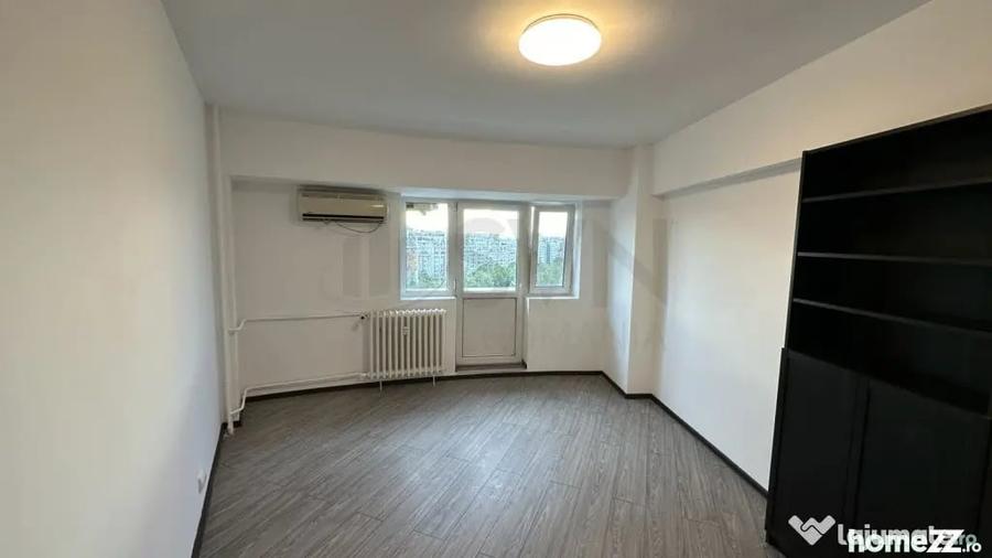 Apartament cu 6 camere decomandat în Alba Iulia