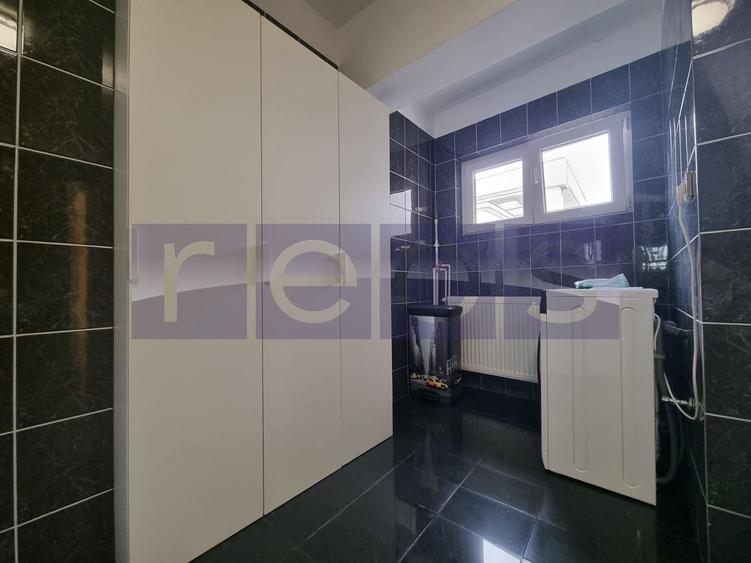 Penthouse cu 3 camere decomandat, mobilat în Unirii