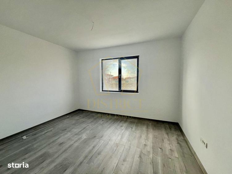 Casă cu 4 camere cu Teren 341 Mp în Crișan