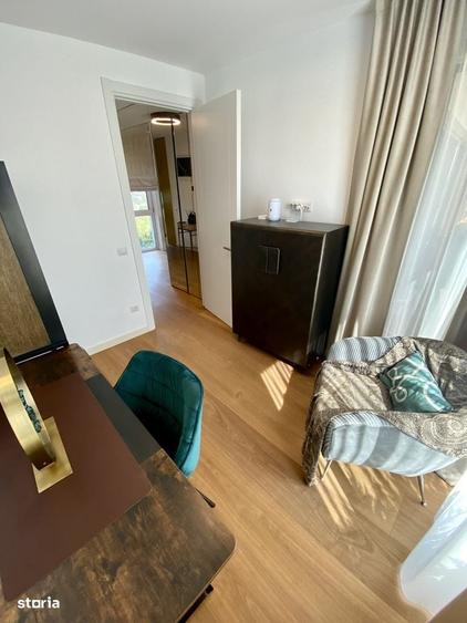 Apartament cu 3 camere semidecomandat în Ciupercenii Noi