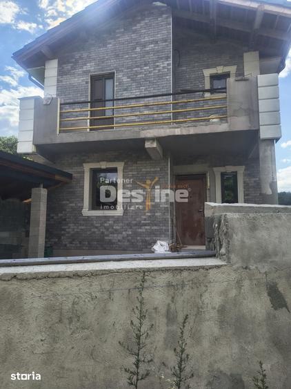 Casă cu 5 camere cu Teren 200 Mp în Central