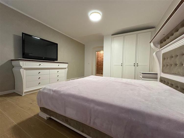 Apartament cu 3 camere decomandat, mobilat în P-ța Maria