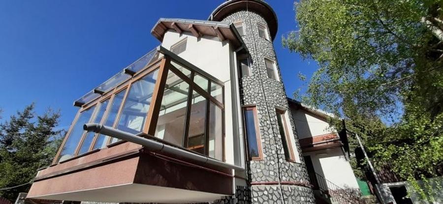 Casă individuală cu 7 camere cu Canalizare în Cabana Vânătorilor