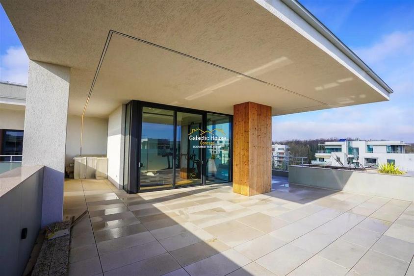 Penthouse cu 5 camere decomandat în Băneasa