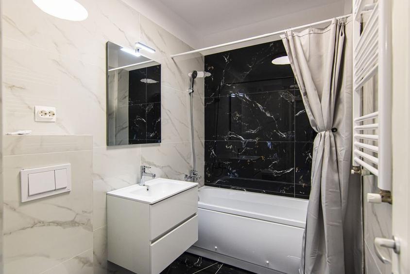 Apartament cu 2 camere decomandat, mobilat în Central