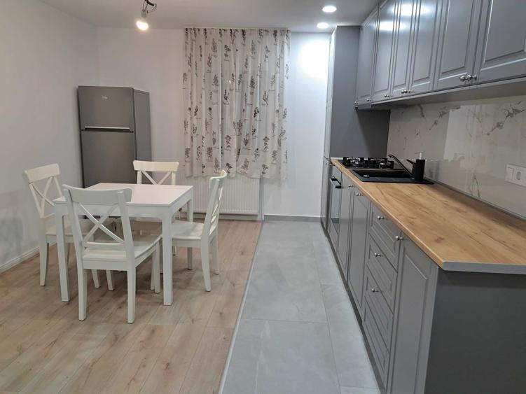 Apartament cu 2 camere decomandat în Florești