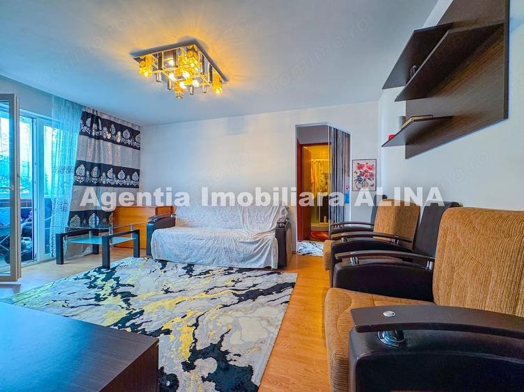 Apartament cu 3 camere semidecomandat în Micro 15