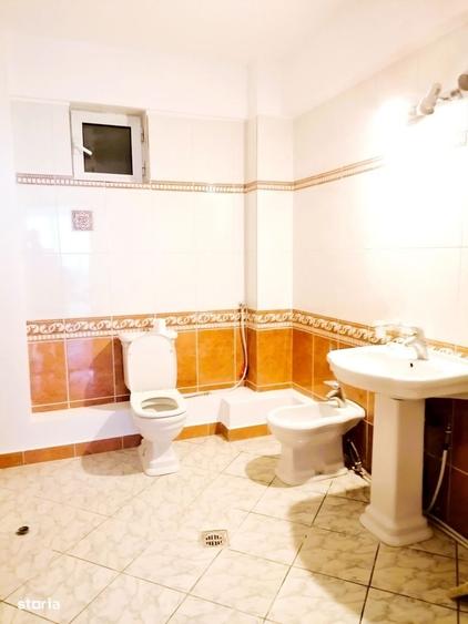 Casă cu 4 camere decomandat cu Teren 100 Mp în Crângași