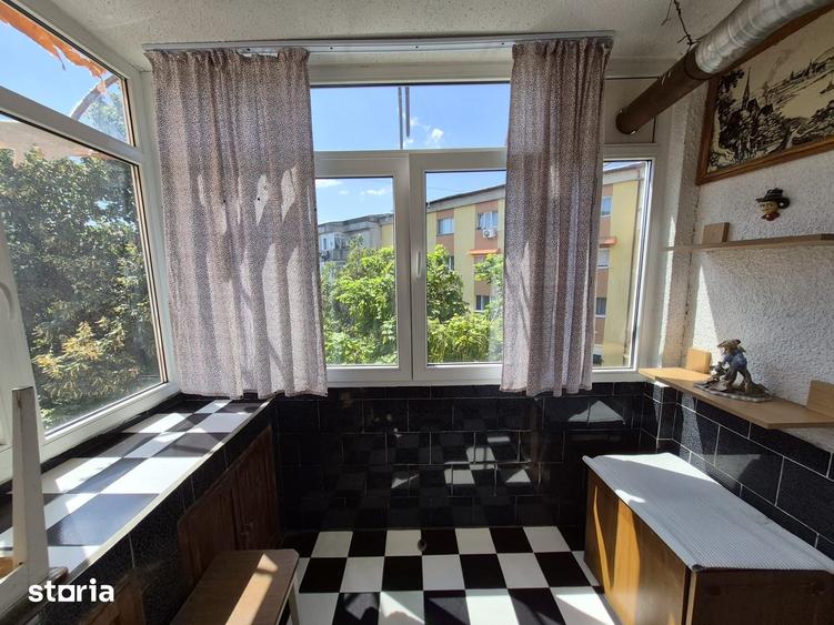 Apartament cu 2 camere decomandat în Rovine