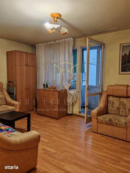 Apartament cu 3 camere decomandat în Rahova