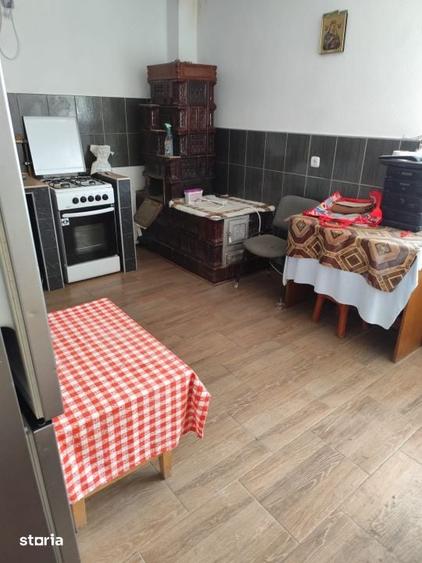 Casă cu 5 camere cu Teren 800 Mp în Calea București