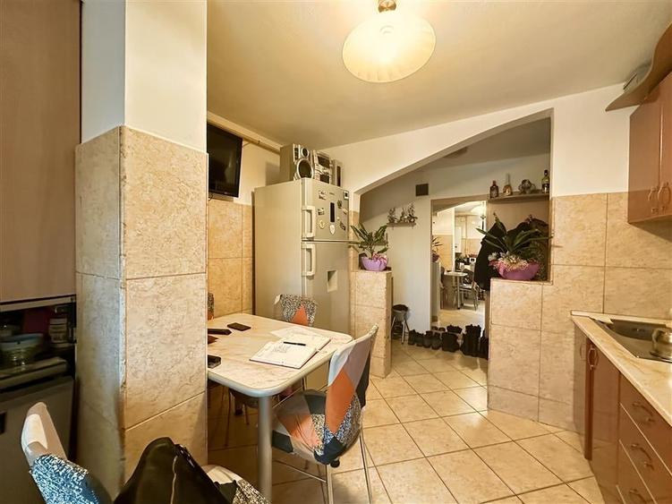 Apartament cu 2 camere decomandat în Confecții