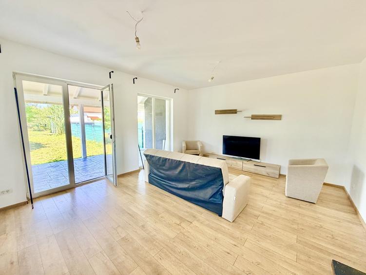 Duplex cu 4 camere cu Canalizare în Moșnița Nouă