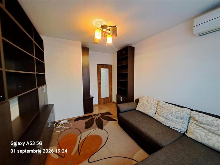 Apartament cu 4 camere decomandat, mobilat în Titan