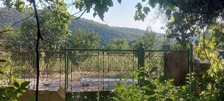 Casă cu 4 camere în Slava Rusă