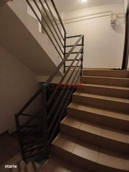 Apartament cu 3 camere decomandat în Central — fotografia 1