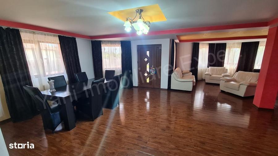 Casă cu 4 camere în Mănicești