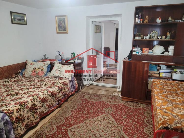 Casă individuală cu 3 camere cu Teren 2663 Mp în Telița