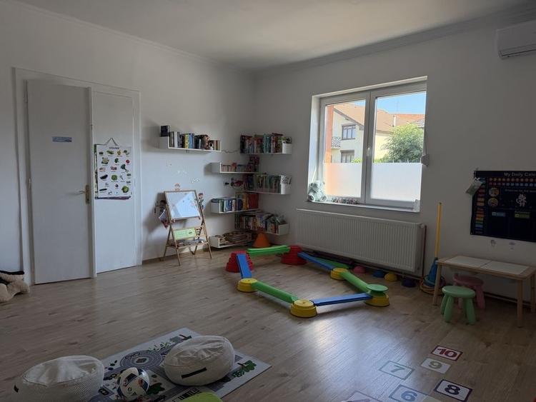Casă individuală cu 5 camere cu Canalizare în Cetate