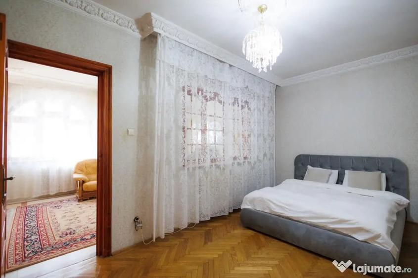 Casă cu 5 camere în Central
