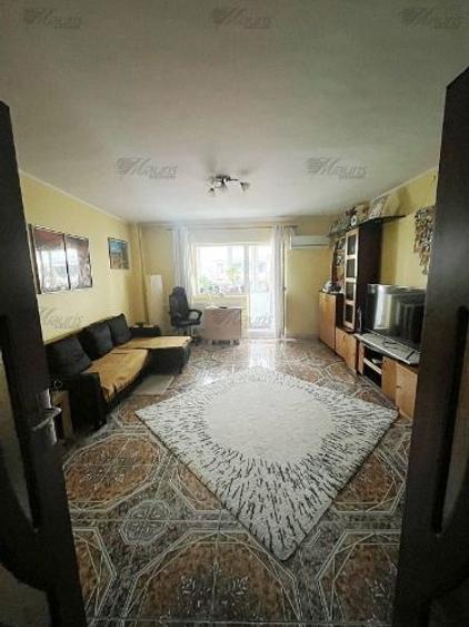 Apartament cu 3 camere decomandat în P-ța Unirii