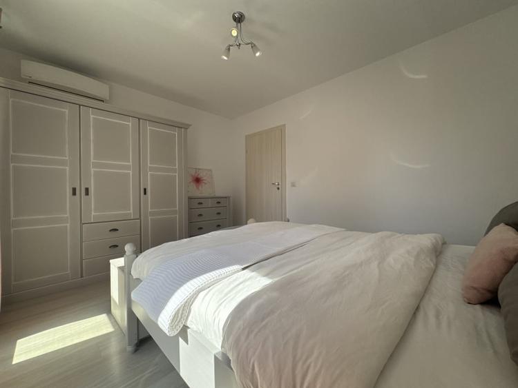 Apartament cu 3 camere decomandat, mobilat în Otopeni