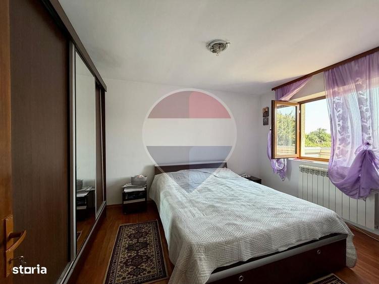 Casă cu 4 camere în Vânători
