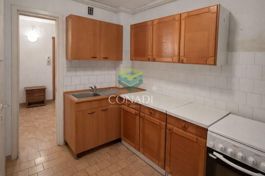 Apartament cu 4 camere decomandat în Central