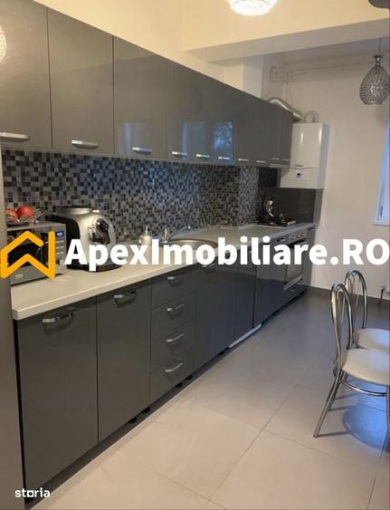 Apartament cu 3 camere decomandat în Decebal