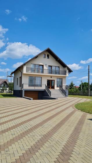 Casă cu 4 camere cu Teren 1000 Mp în Bilca