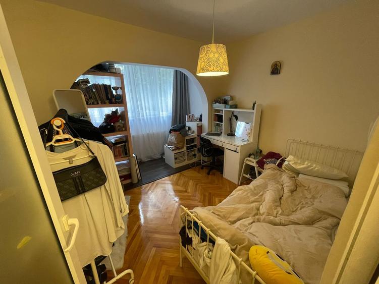 Apartament cu 4 camere în Zorilor